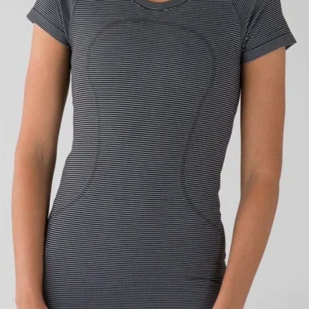 Lululemon swiftly tech short sleeve